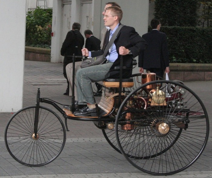 1885 Benz Motorwagon - Working Replica.jpg (187 KB)